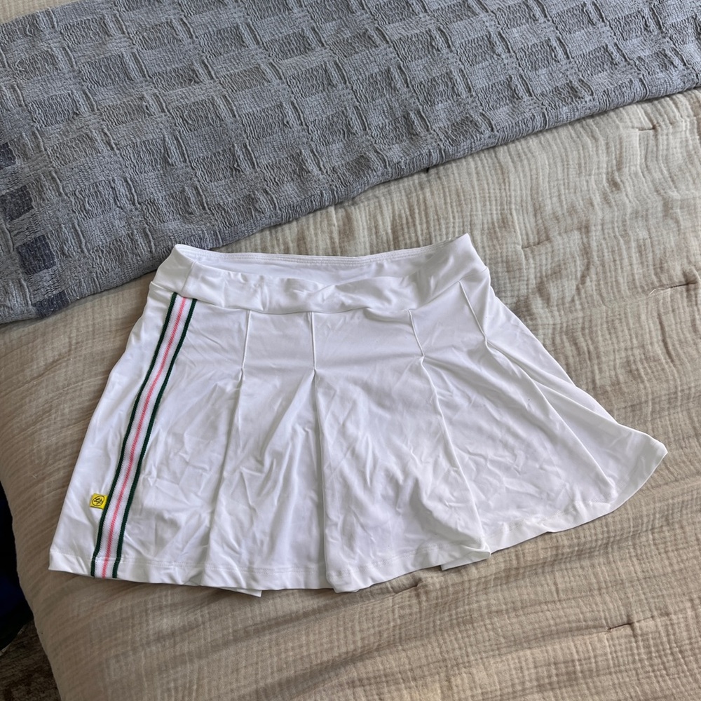 Elegant White Tennis Skirt with Stripe Accent